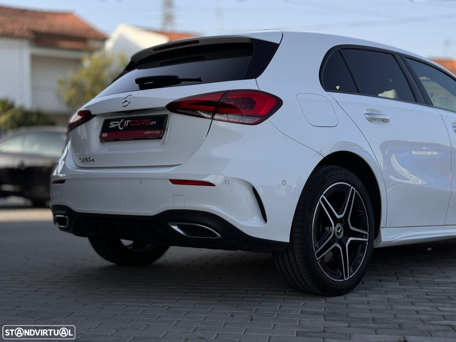 Mercedes-Benz A 250 e AMG Line - 9
