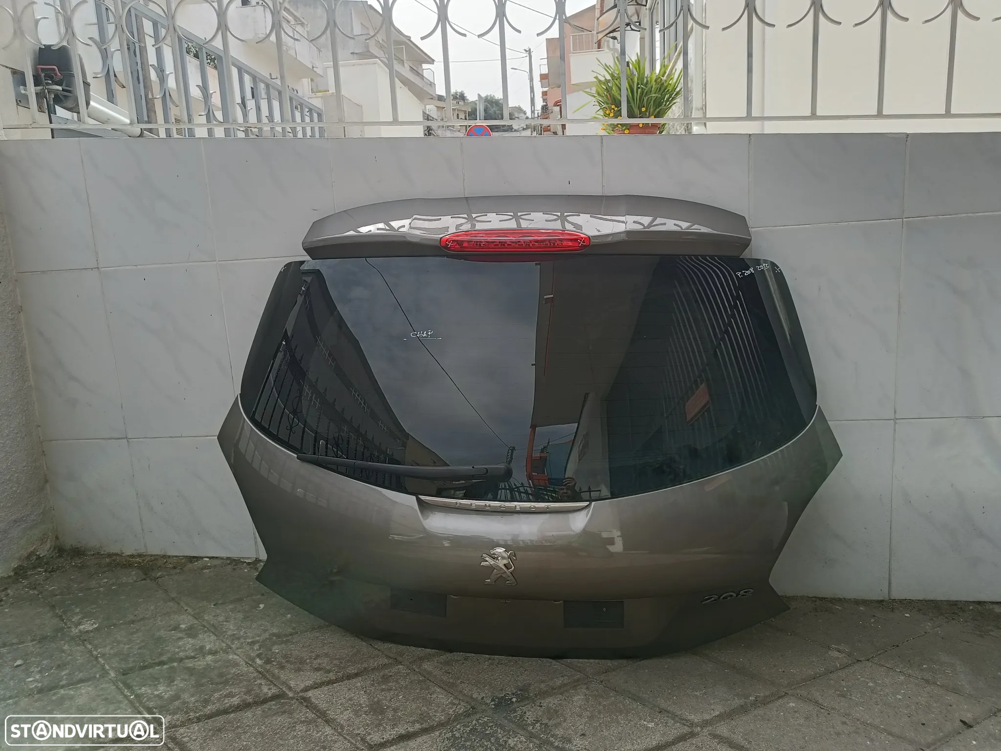 tampa mala Peugeot 208 2013 - 2