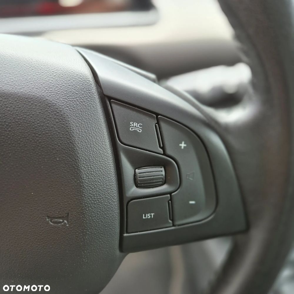 Citroën C4 Cactus 1.2 PureTech Shine S&S EAT6 - 33