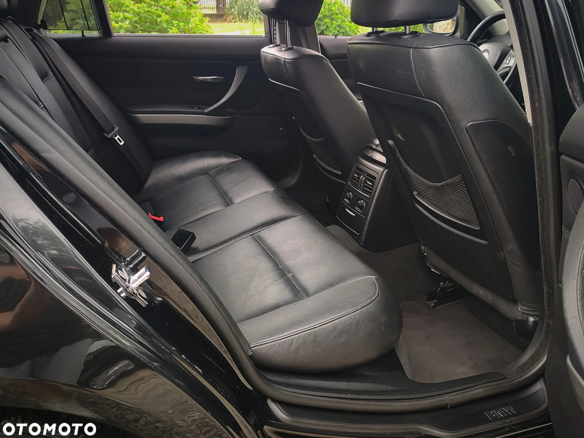 BMW Seria 3 318d - 15