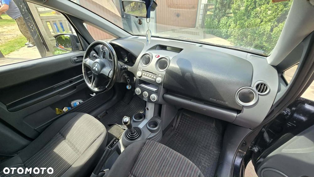 Mitsubishi Colt 1.1 - 5