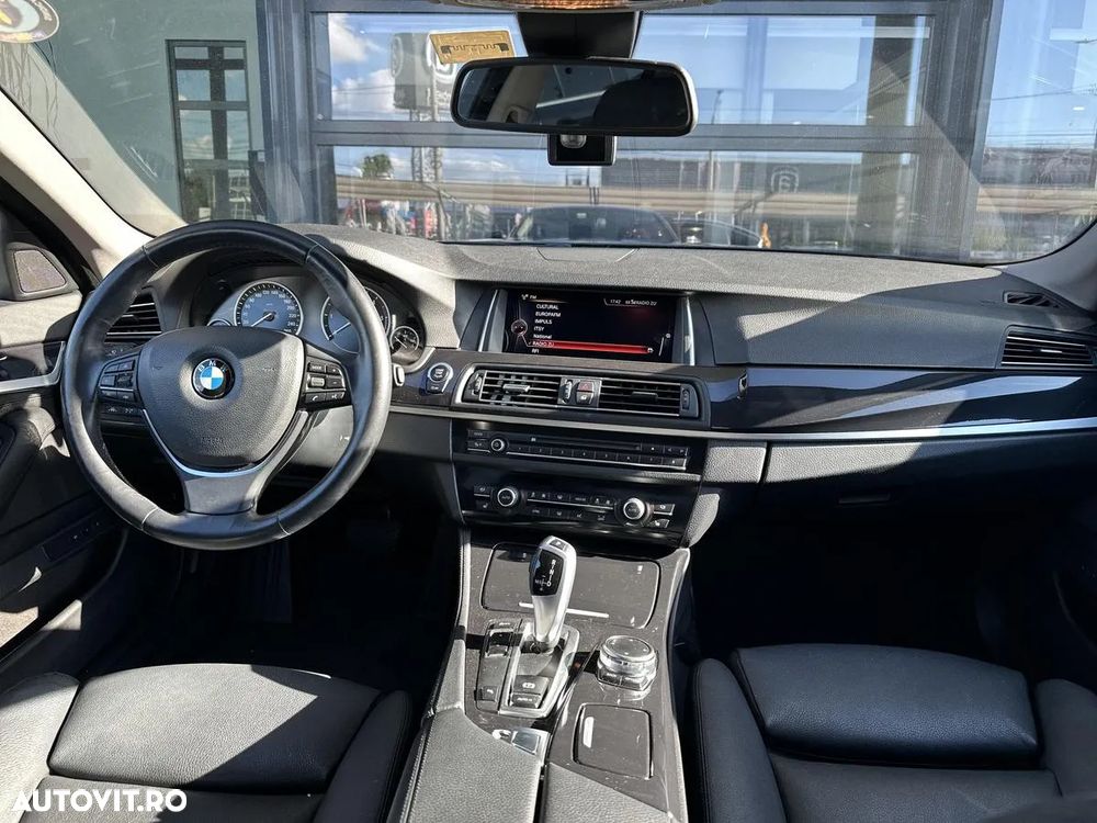 BMW Seria 5 520d AT - 11