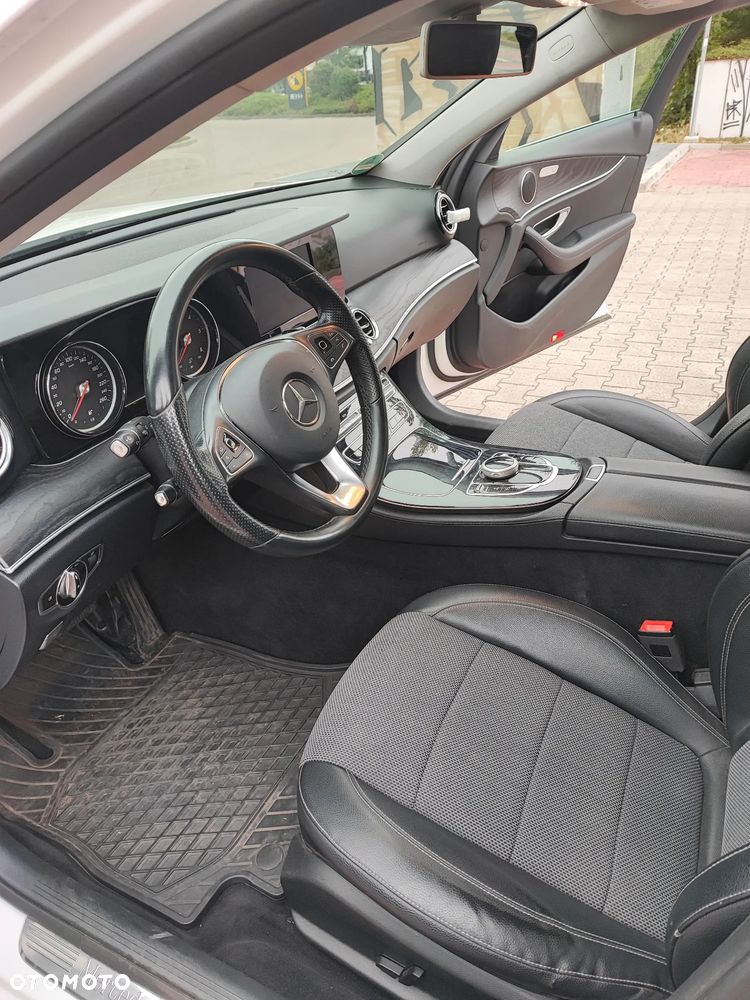 Mercedes-Benz Klasa E 220 d 9G-TRONIC - 5