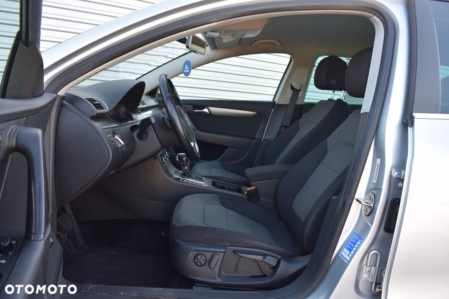 Volkswagen Passat 2.0 TDI Comfortline DSG - 6
