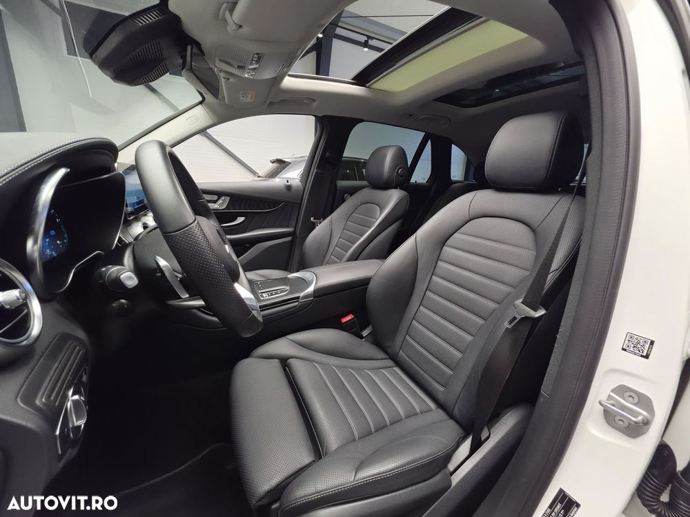 Mercedes-Benz GLC 300 e 4Matic 9G-TRONIC AMG Line Plus - 35