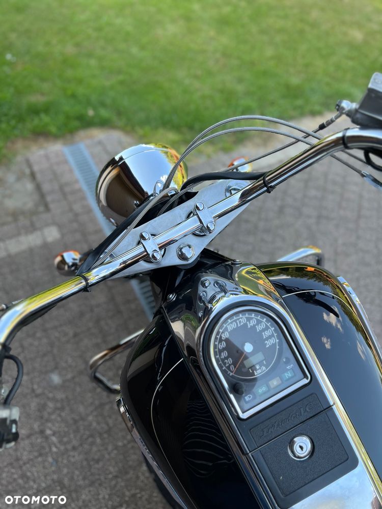Suzuki Intruder - 15