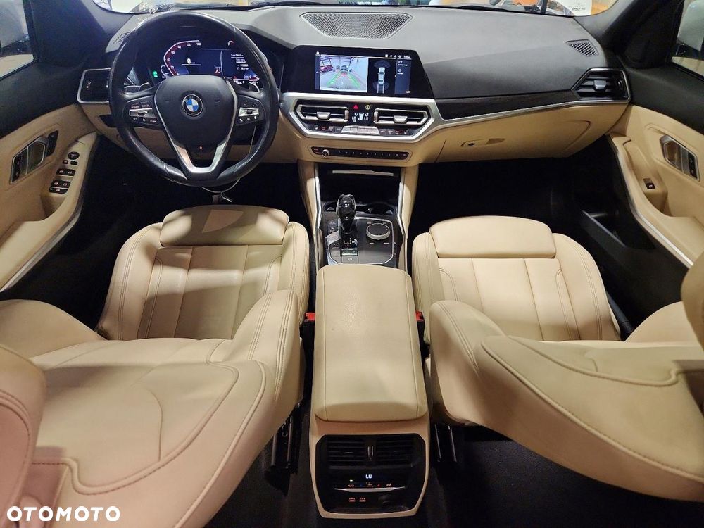 BMW Seria 3 330i Sport Line - 7