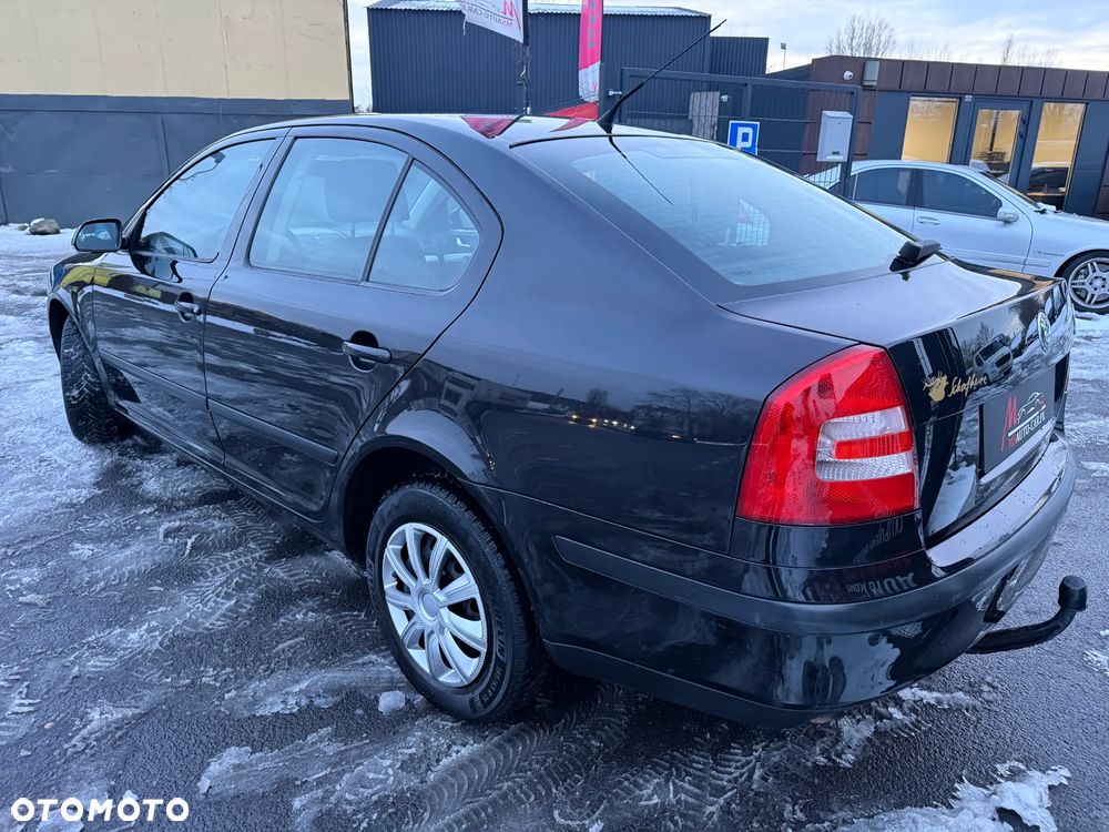 Skoda Octavia 1.6 Elegance - 4