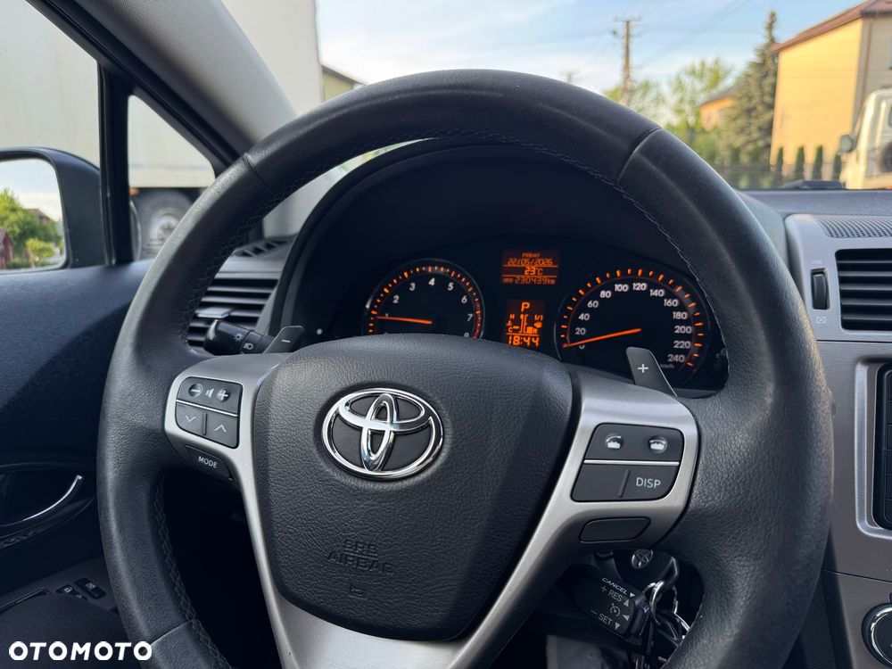 Toyota Avensis Touring Sports 1.8 Multidrive S Executive - 17
