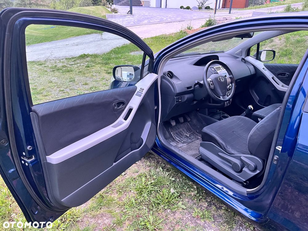 Toyota Yaris - 14