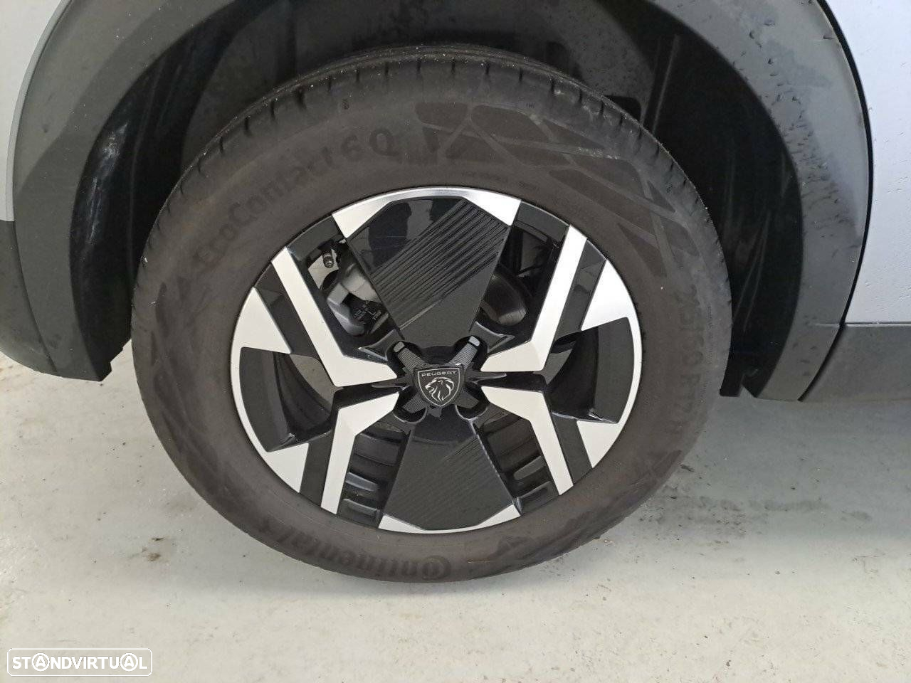 Peugeot 2008 1.2 PureTech Allure EAT8 - 11