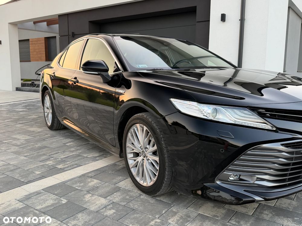 Toyota Camry 2.5 Hybrid Executive CVT - 2