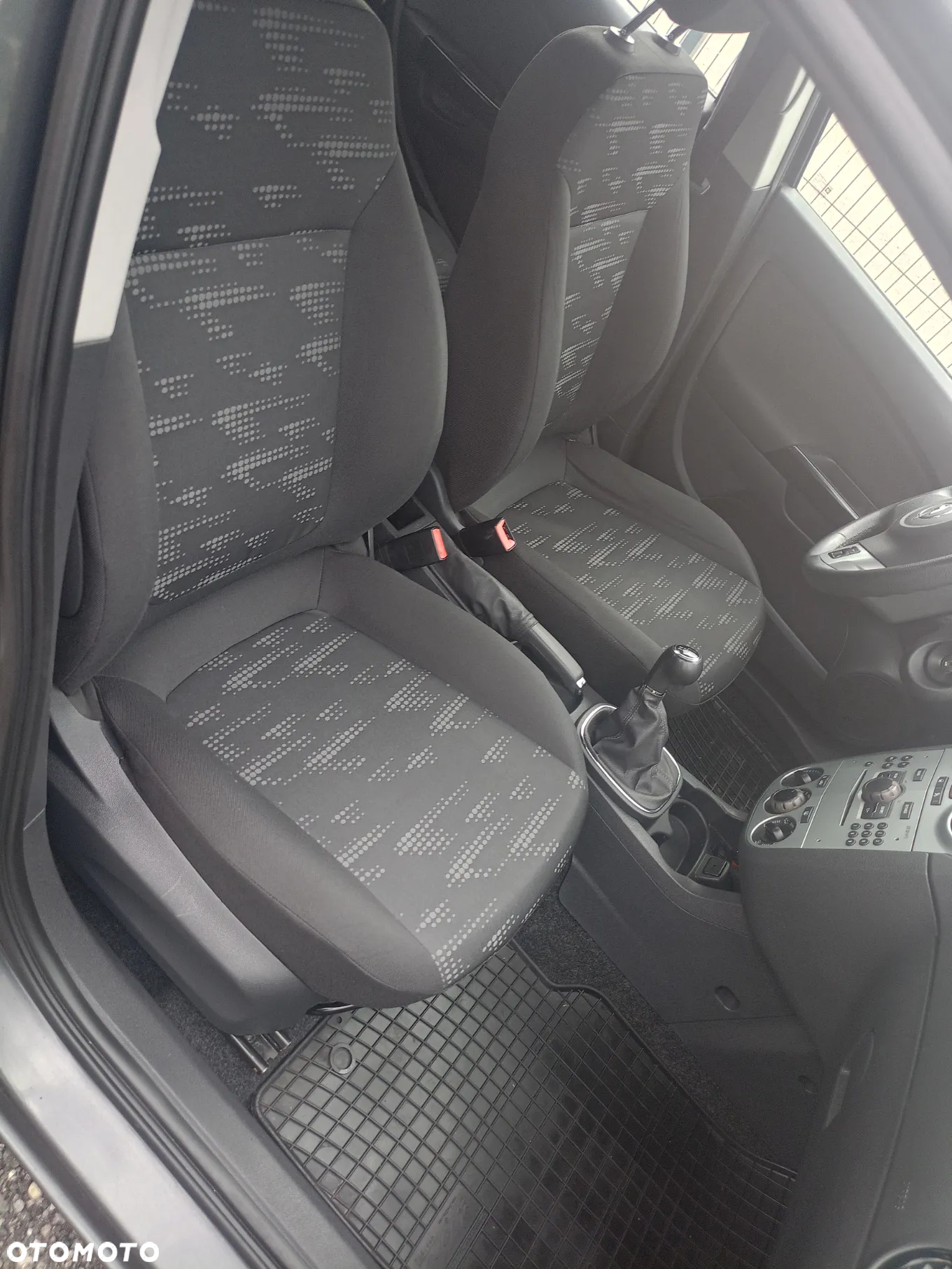 Opel Corsa 1.2 16V Enjoy - 8