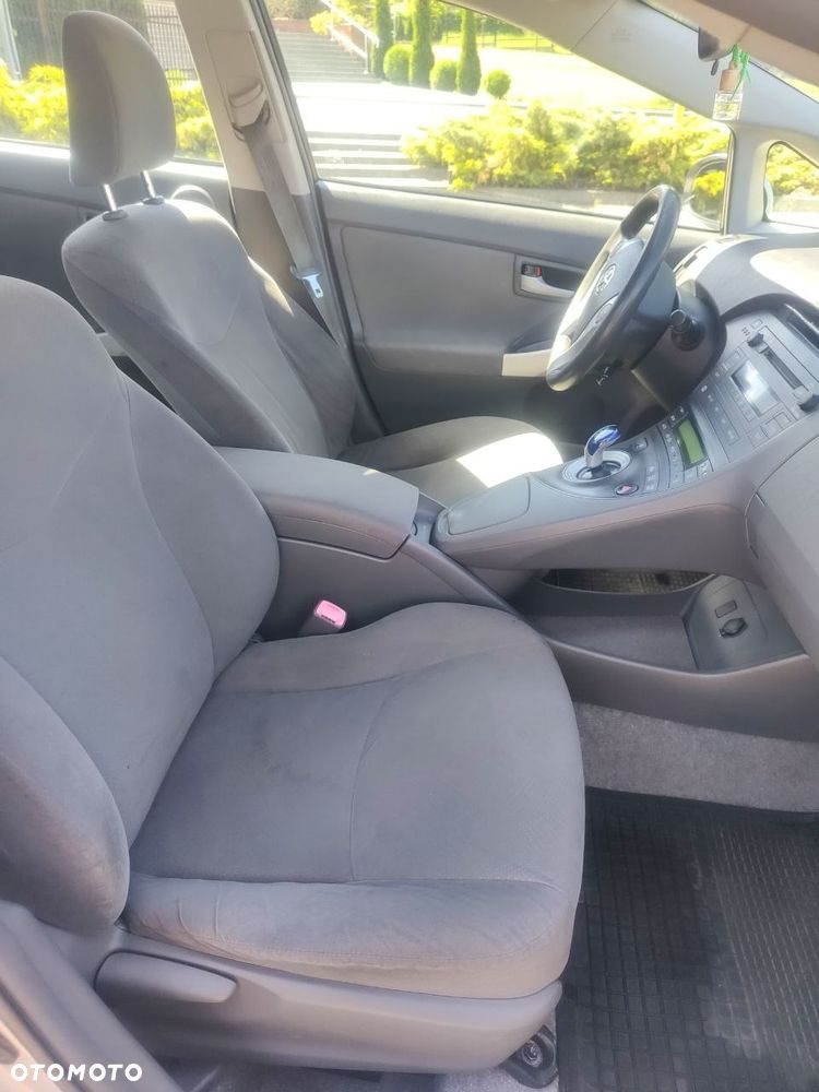 Toyota Prius - 10