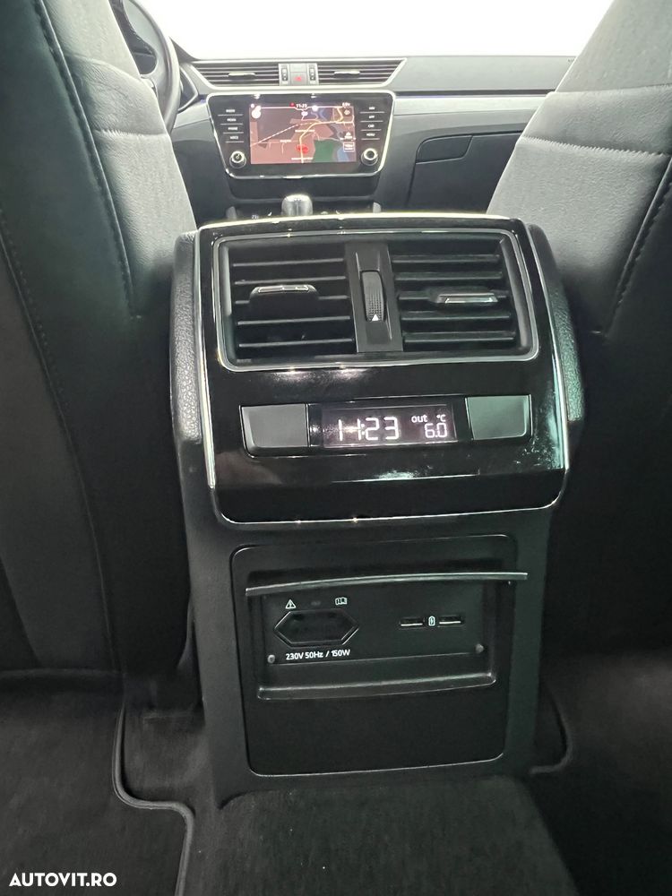 Skoda Superb 2.0 TDI DSG Sportline - 18