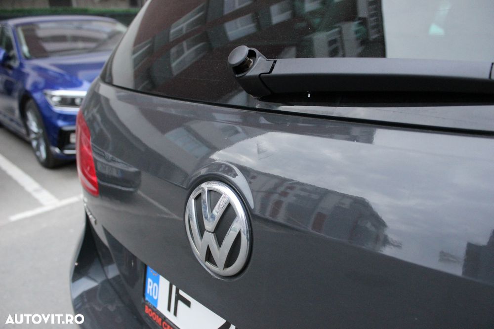 Volkswagen Passat 2.0 TDI DPF Blue TDI DSG Comfortline - 25