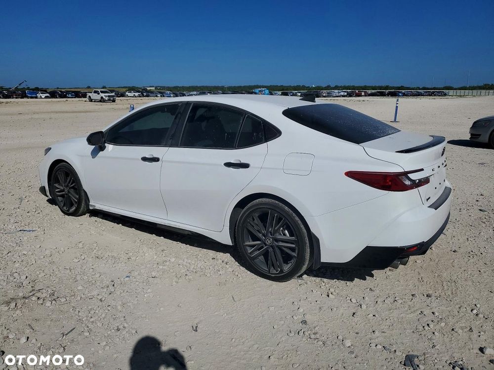 Toyota Camry 2.5 Hybrid Dynamic Force Executive e-CVT - 2