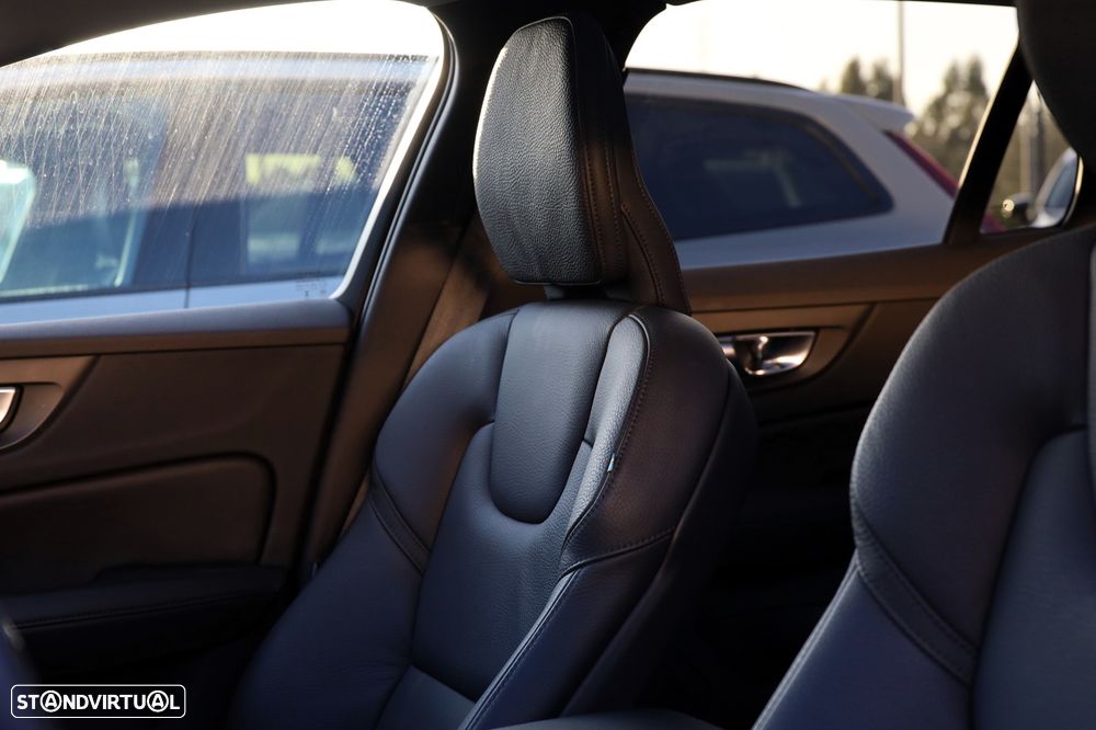 Volvo V60 2.0 T6 AWD TE Plus Dark - 10