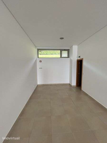 Arrendo Espaço Comercial - Grande imagem: 2/8