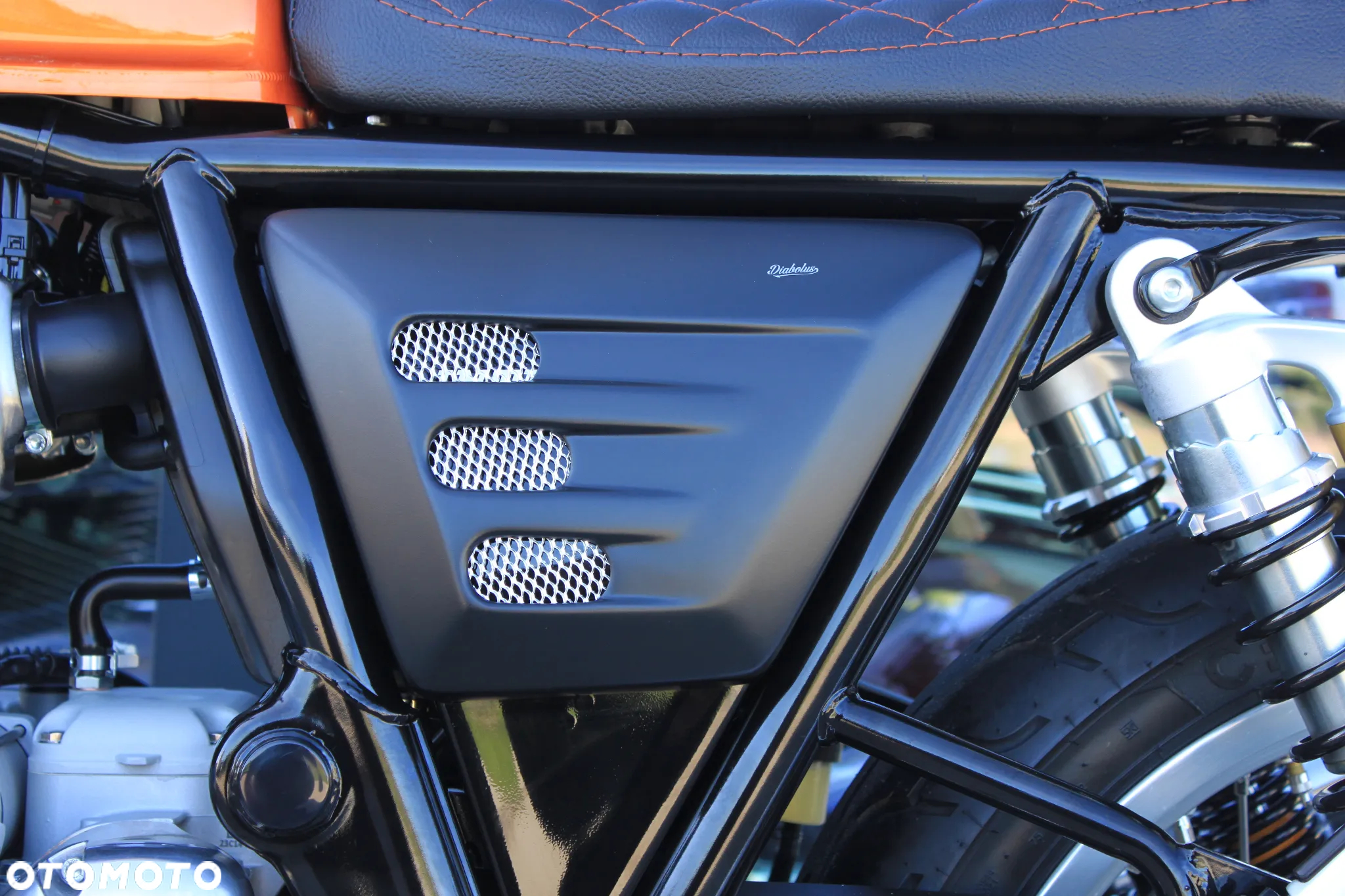 Royal Enfield Interceptor - 18