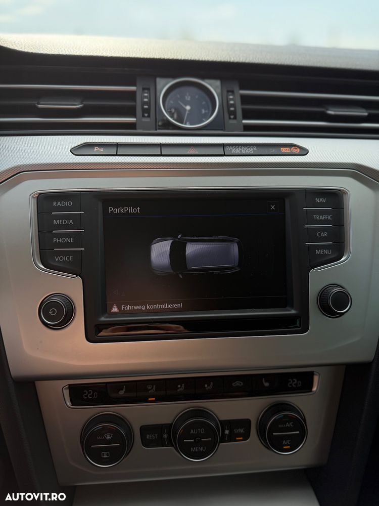 Volkswagen Passat 2.0 TDI Comfortline - 16