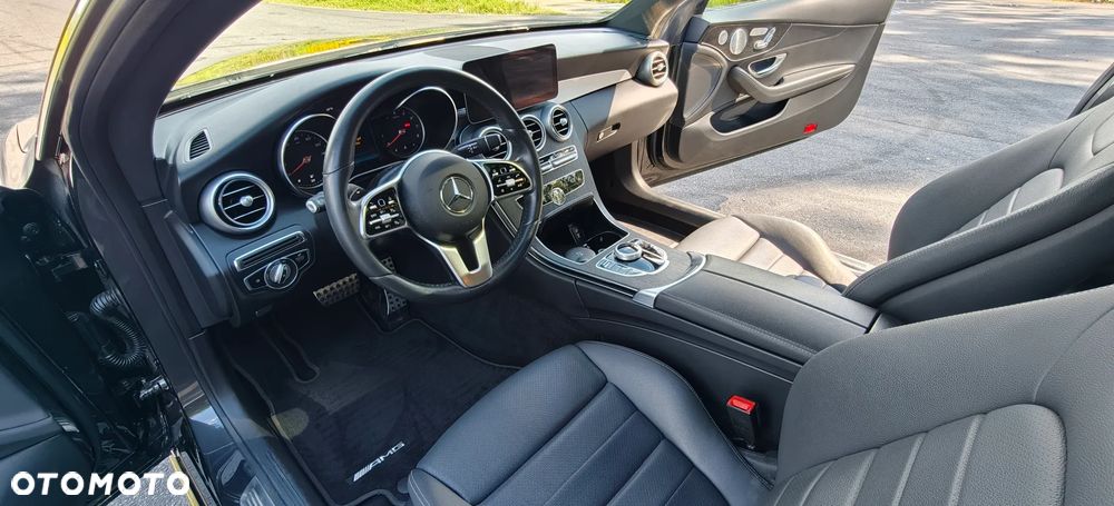 Mercedes-Benz Klasa C 300 4MATIC 9G-TRONIC - 34
