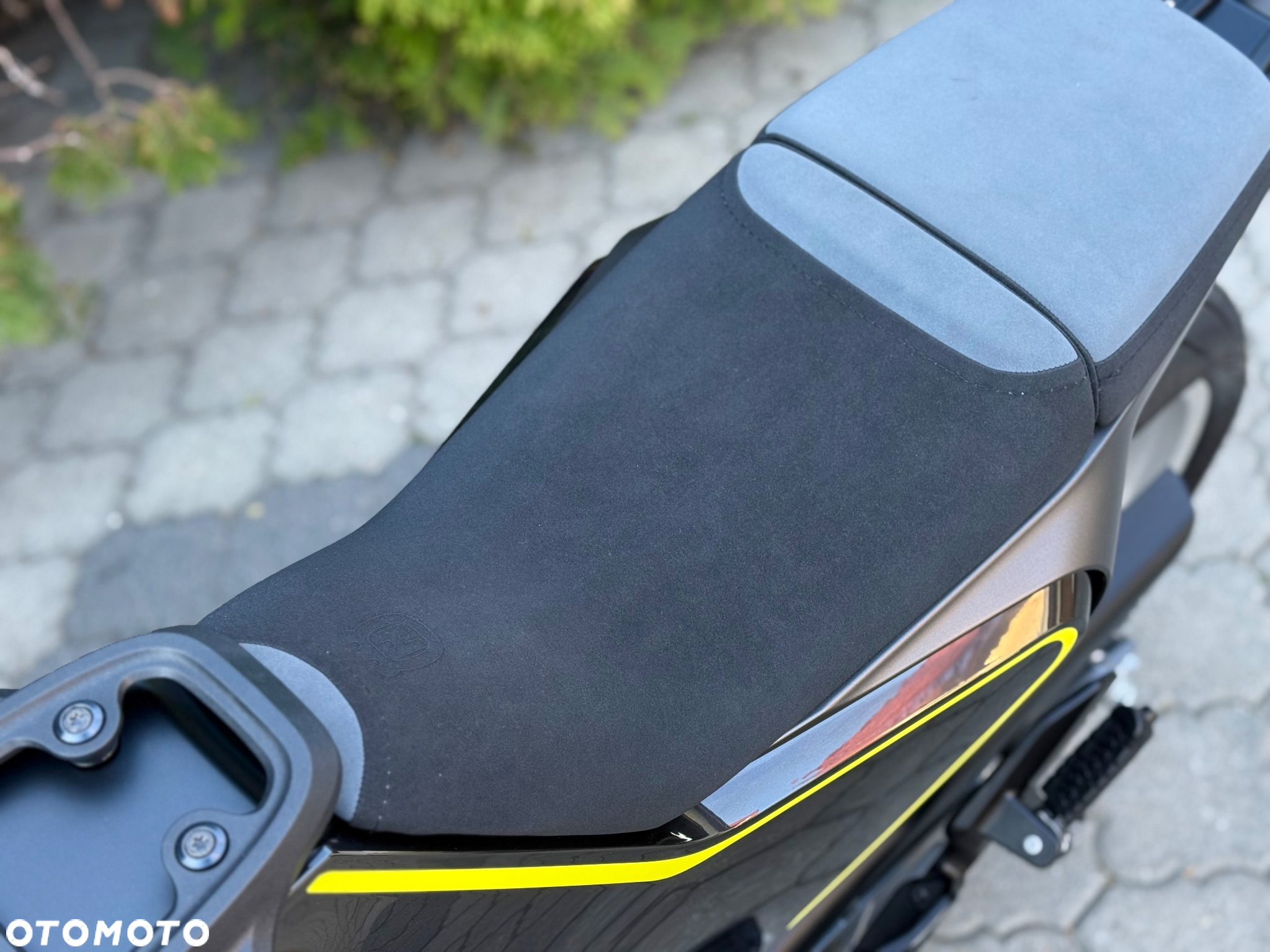 Husqvarna Svartpilen - 32