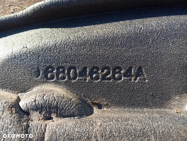 Wygłuszenie błotnika prawy przód Jeep Grand Cherokee WK2 Overland  Lift 2016- - 2