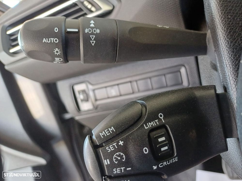 Peugeot 308 SW 1.5 BlueHDi Style J17 - 25