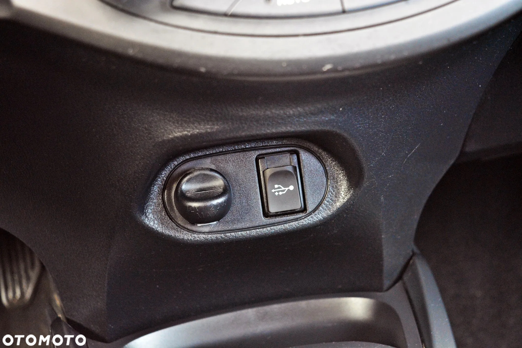 Toyota Yaris Hybrid 1.5 Executive - 29