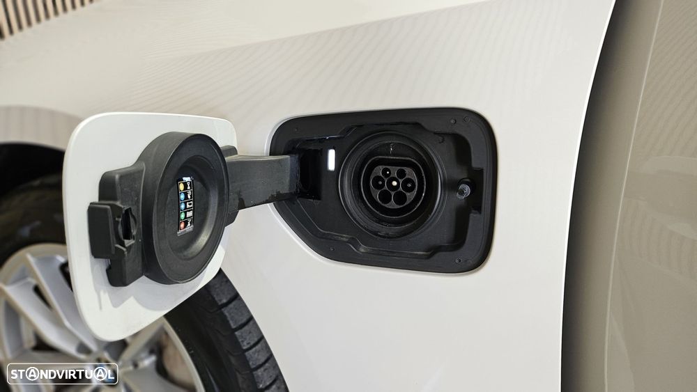 BMW 330 e Auto - 24