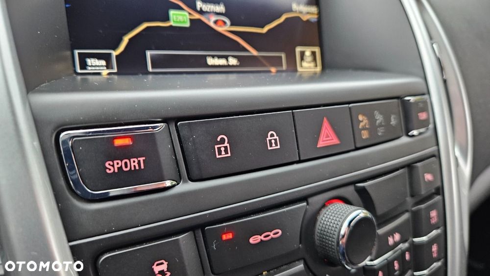 Opel Astra IV GTC 1.6 T SIDI Sport S&S - 34