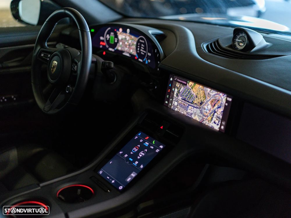 Porsche Taycan Cross Turismo 4 - 49