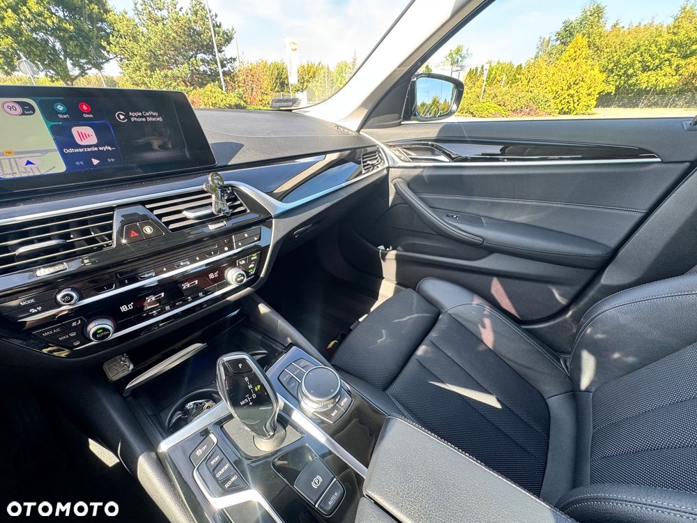 BMW Seria 5 530i xDrive Sport Line sport - 14