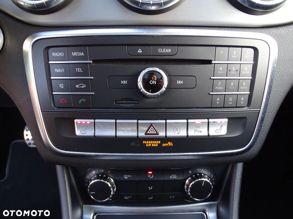 Mercedes-Benz CLA 200 7G-DCT AMG Line - 28