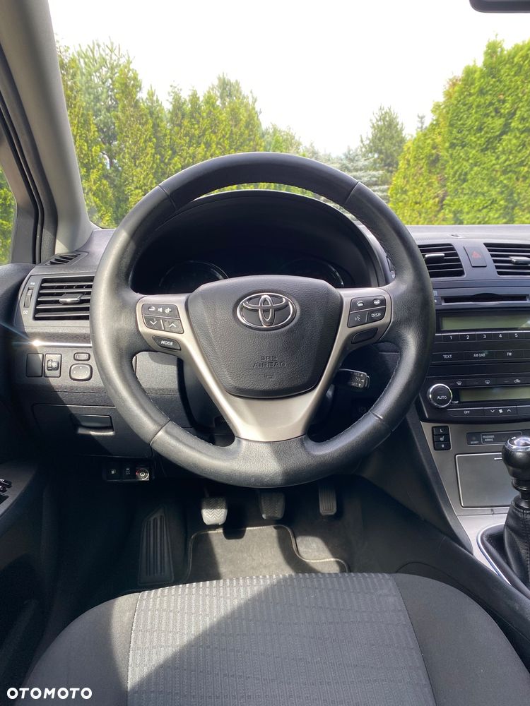 Toyota Avensis 1.8 Luna - 16