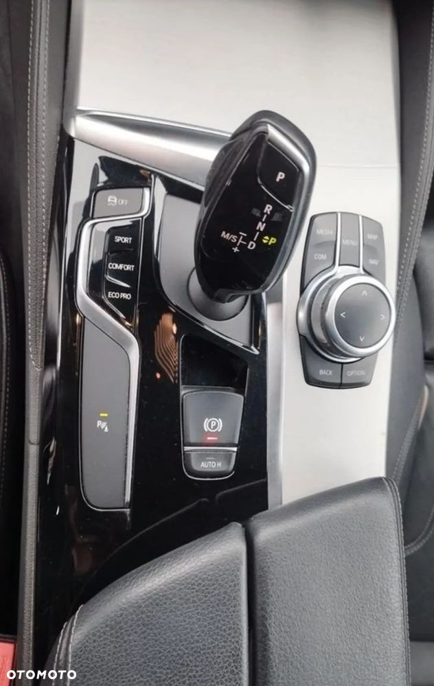 BMW Seria 5 520d M Sport Edition - 10