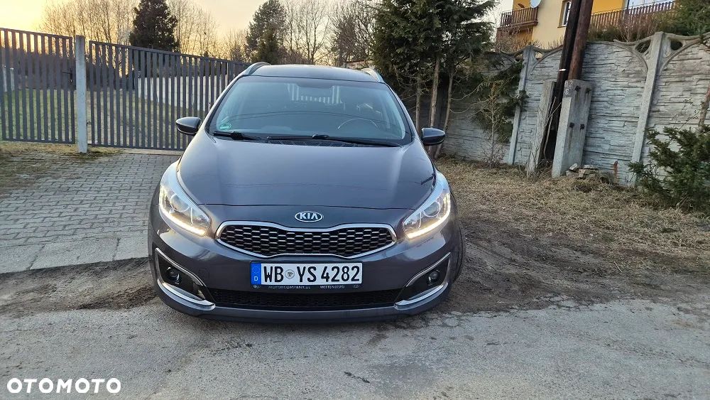 Kia Ceed 1.6 GDI ISG Spirit - 16