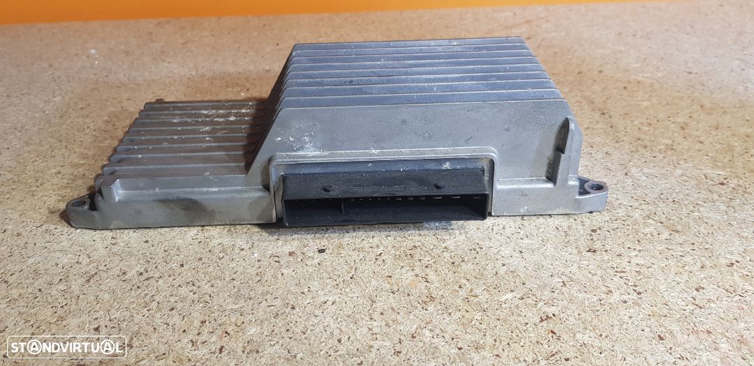 Amplificador Audi A4 B8 2013 - 1