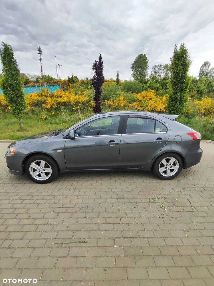 Mitsubishi Lancer 1.8 Invite - 11