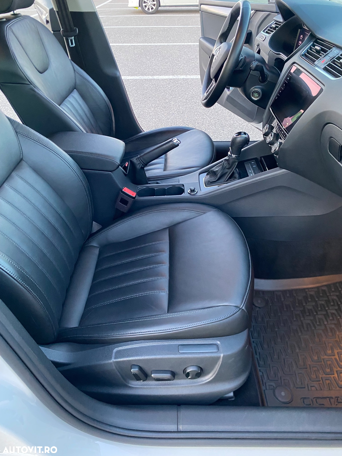 Skoda Octavia Combi Diesel 1.6 TDI DSG Style - 12