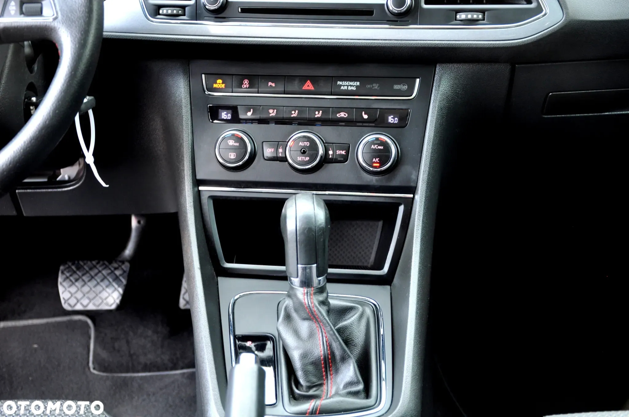 Seat Leon 2.0 TDI DPF DSG FR Black Matt Edition - 32