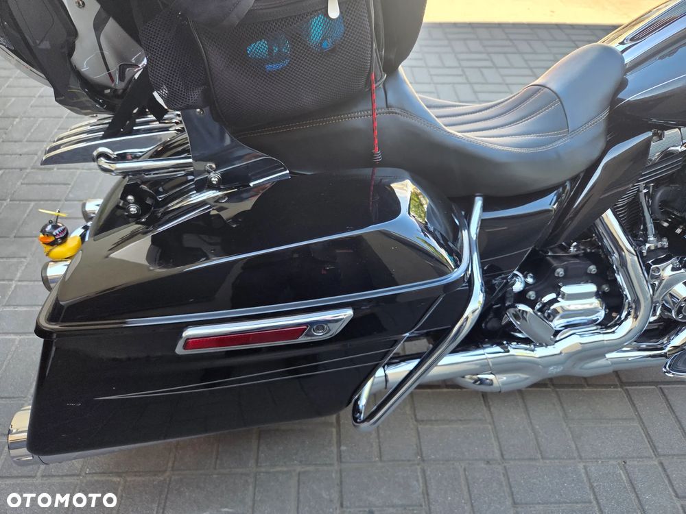Harley-Davidson Touring Road Glide - 8