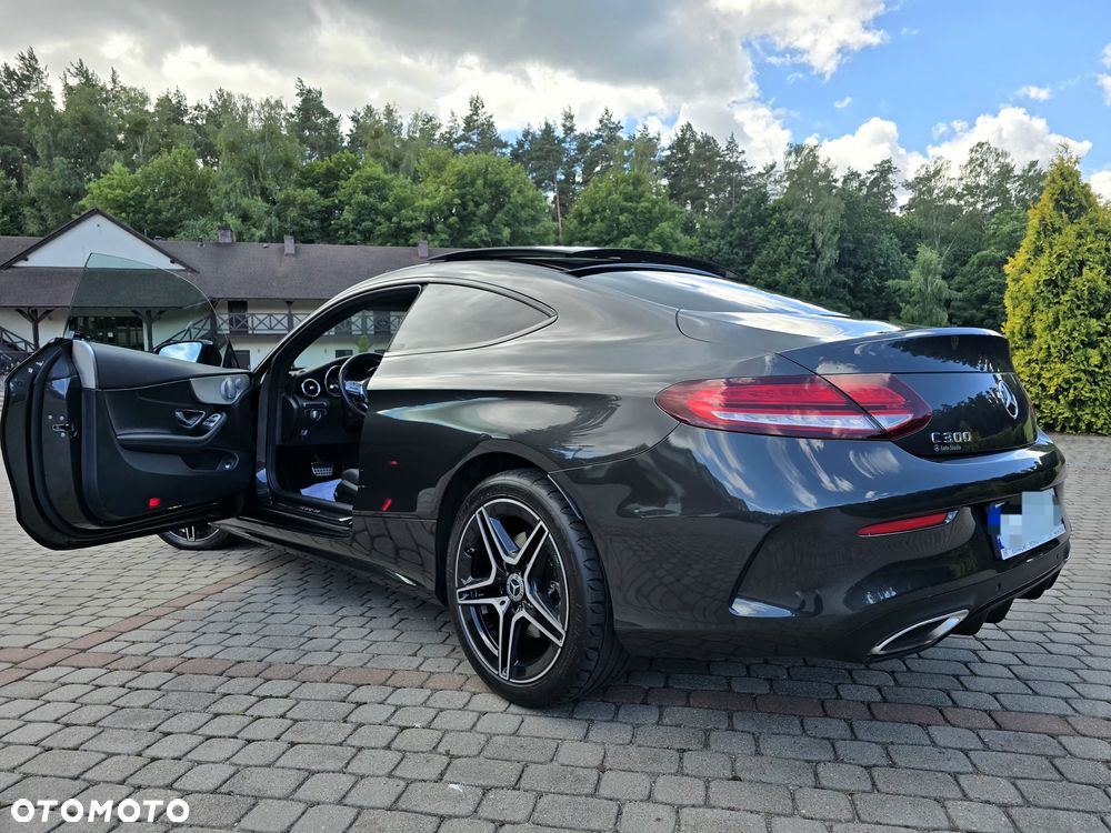 Mercedes-Benz Klasa C 300 4MATIC 9G-TRONIC - 34