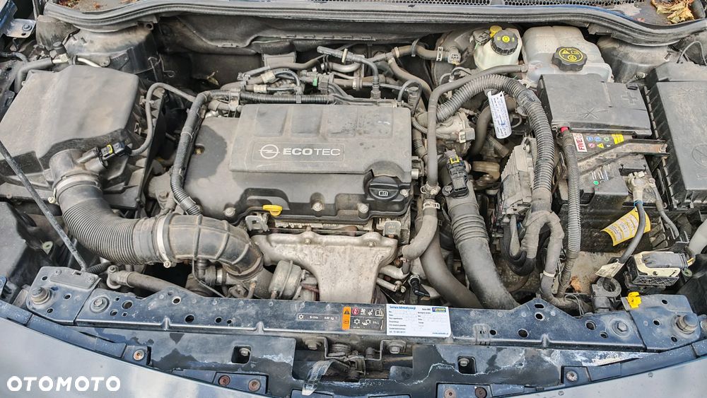 Opel Astra 1.4 T Cosmo - 8