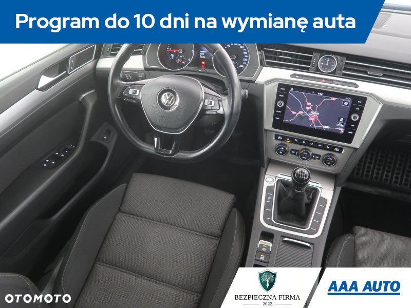 Volkswagen Passat - 9