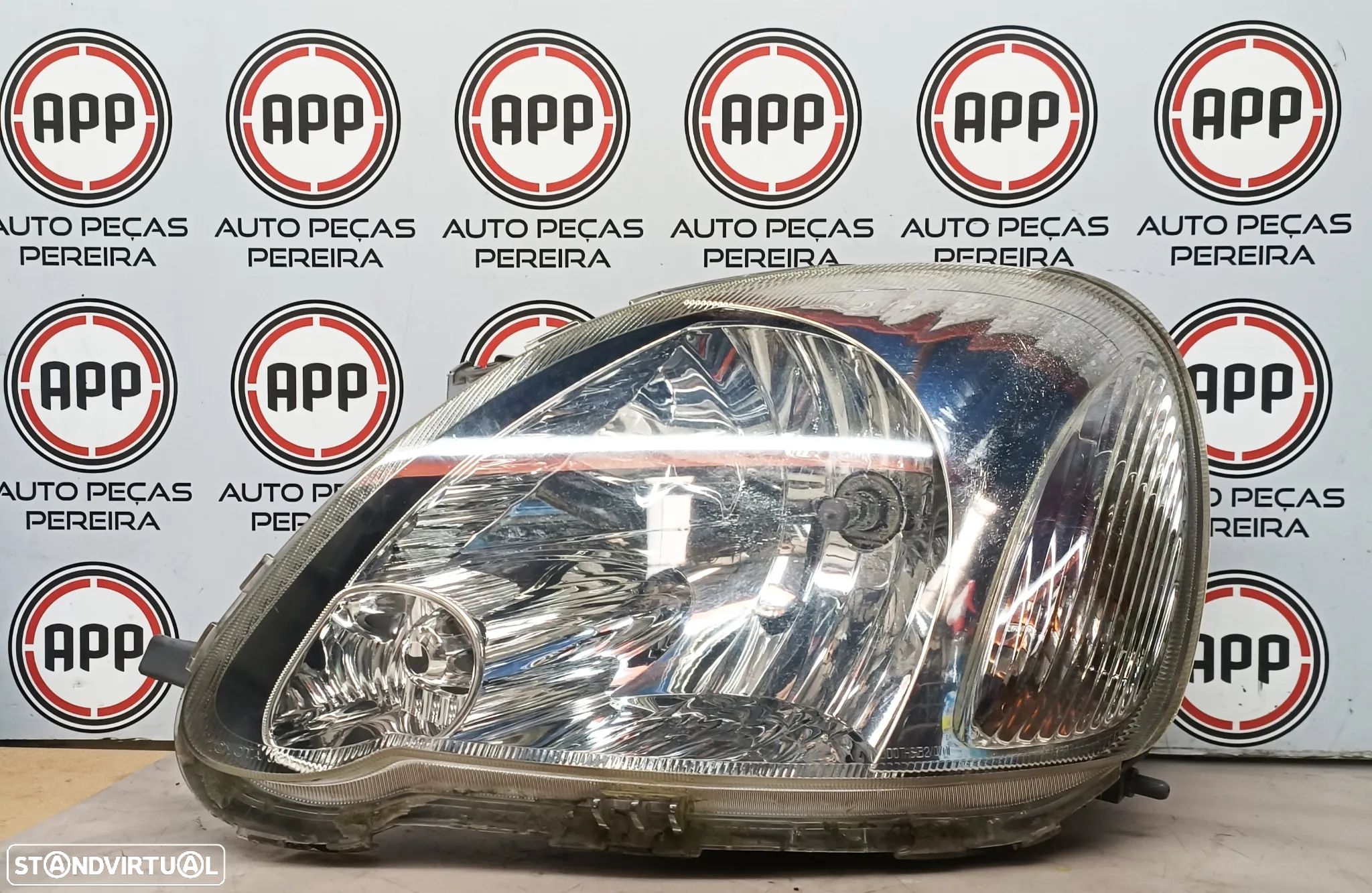 Ótica/Farol Toyota Yaris de 2005, esquerda - usada original. - 1
