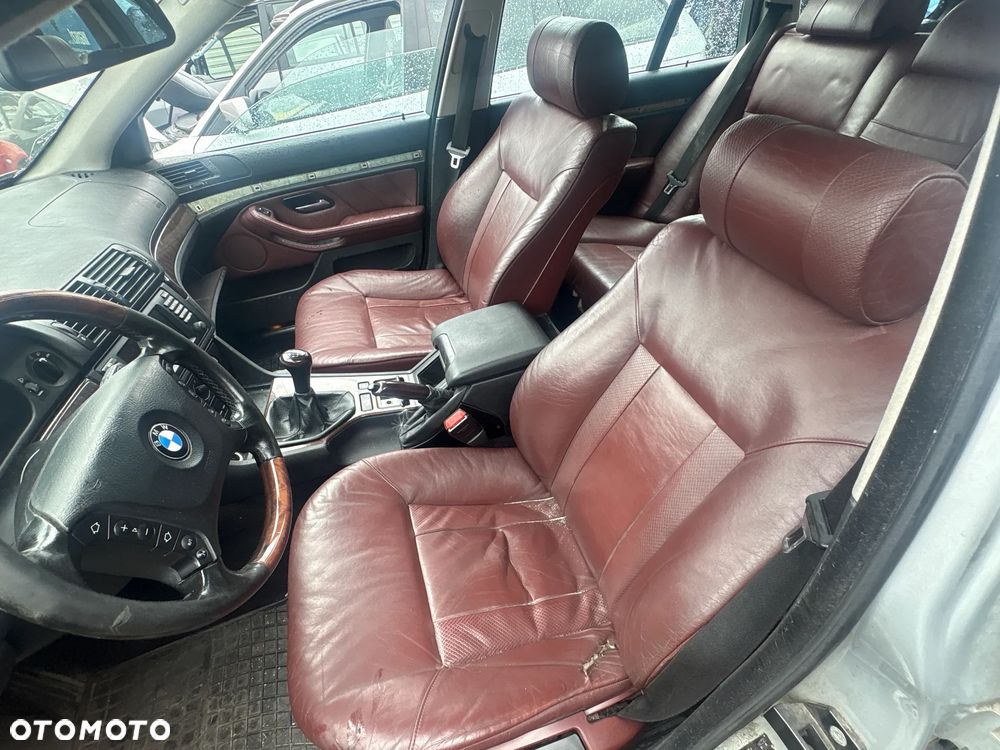 BMW E39 KOMPLET FOTELI + TAPICERKI DRZWI, SKÓRA. KOLOR WIŚNIA - 1