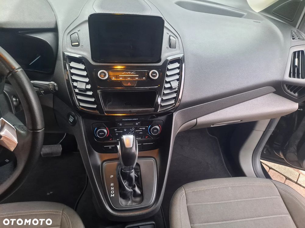 Ford Tourneo Connect Grand - 19