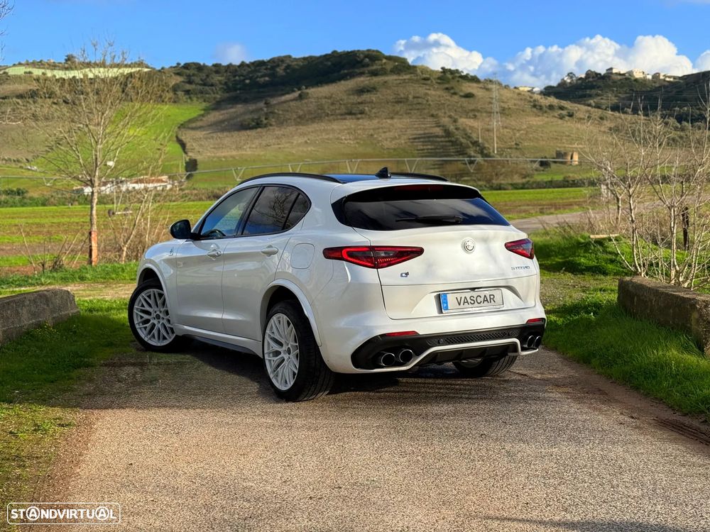 Alfa Romeo Stelvio V6 2.9 Bi-Turbo AT8-Q4 Quadrifoglio - 3